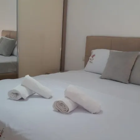 - Helios Apartmán Shëngjin